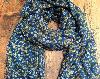 Beautiful Floral Ditsy Print Scarf - Navy Blue