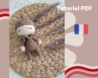 Chouquette - The mascot of all your adventures - PDF tutorial in French, pattern, pattern explanations to download crochet