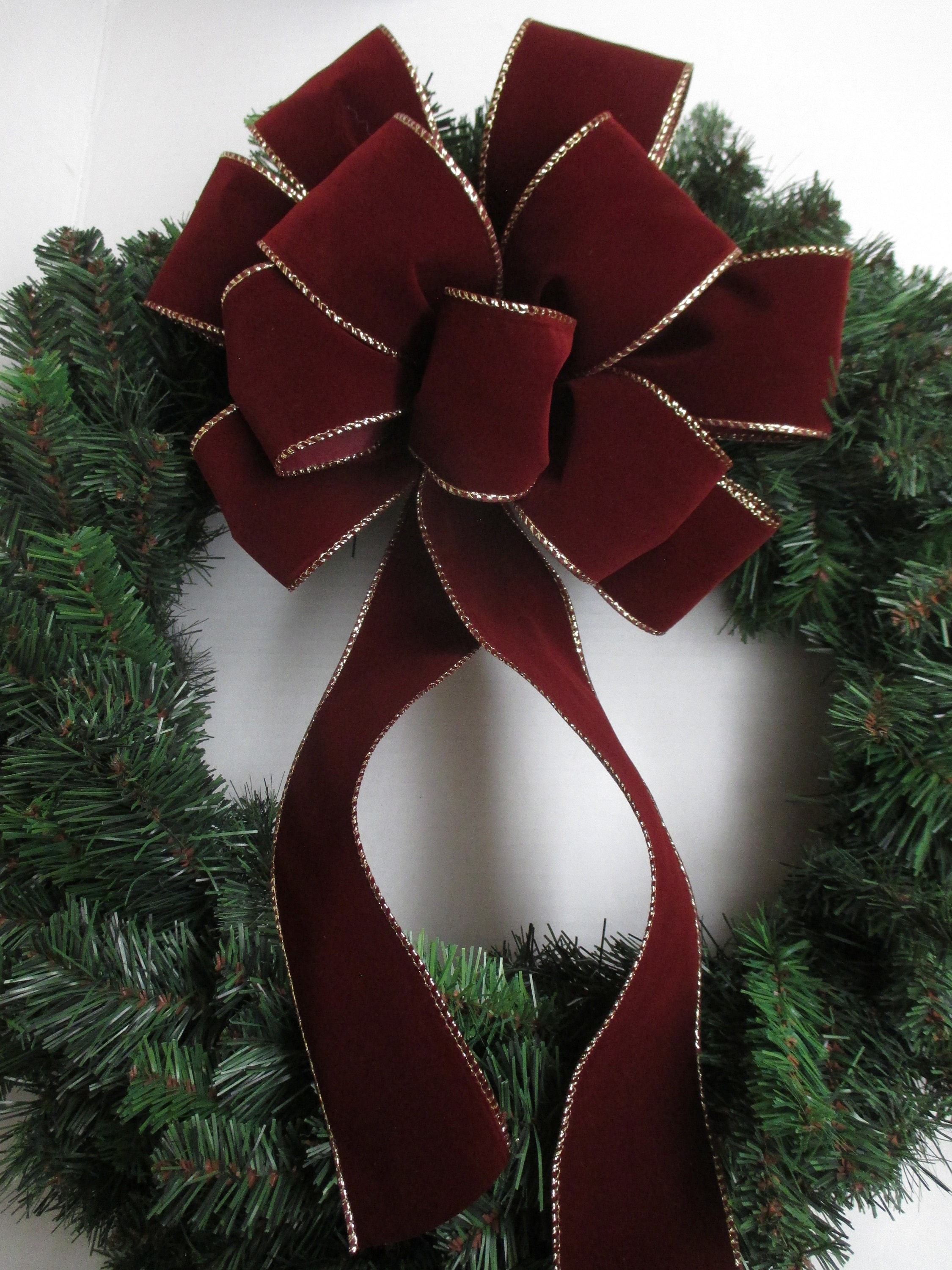 Red velvet bow ornaments – By Isabelle Design