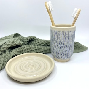 Soap holder and thoothbrush tumbler set, set of 2 spiral soap dish and toothbrush holder, handmade pottery gift