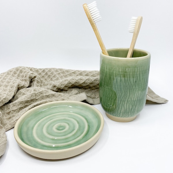 Green handmade ceramic soap dish and thoothbrush holder, set of 2 spiral soap tray and toothbrush holder, pottery bathroom set gift