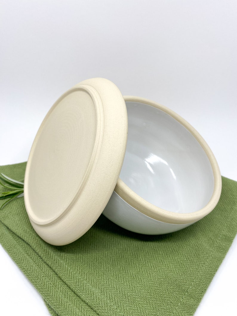 Beurrier en céramique de taille moyenne avec couvercle, plat de beurre recouvert en grès de style minimaliste, cadeau de décor de cuisine image 7