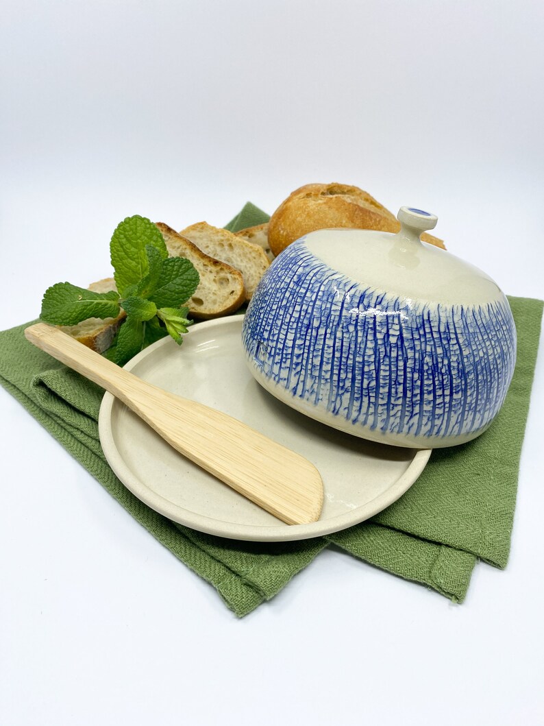 Medium stoneware handmade ceramic butter dish with lid.
