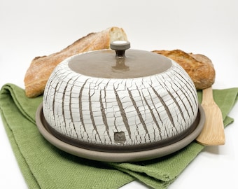 Handgemaakte keramische botervloot met deksel, steengoed bedekte botervloot in boerderijstijl, aardewerk keukencadeau