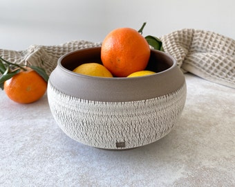 Bol de taille moyenne en céramique, bol décoratif en poterie fait à la main, bol à fruits en grès, cadeau de décoration d'intérieur