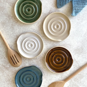 Ceramic spoon rest for modern kitchen, stoneware spatula holder in minimalist style, handmade pottery kitchen decor