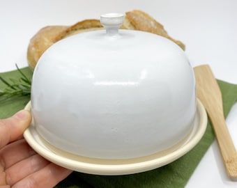 Medium-sized ceramic butter dish with lid, ceramic covered butter dish in minimalist style, pottery kitchen decor gift