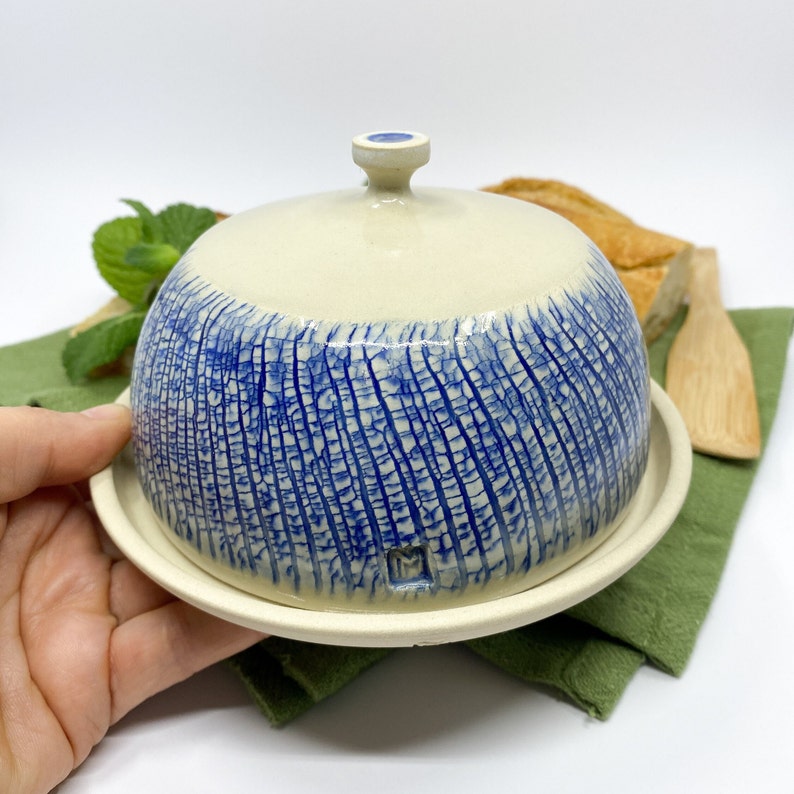 Beurrier moyen en céramique fait à la main avec couvercle, beurrier couvert en grès, porte-beurre en poterie image 1