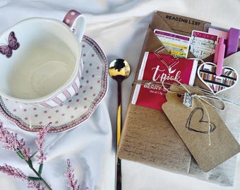 Tea Time Book Box, Blind Date With a Book & Tea Cup, Cozy Book Lover Gift, Surprise Book, Tea Set, Reading Kit, Gift for Readers, for mom