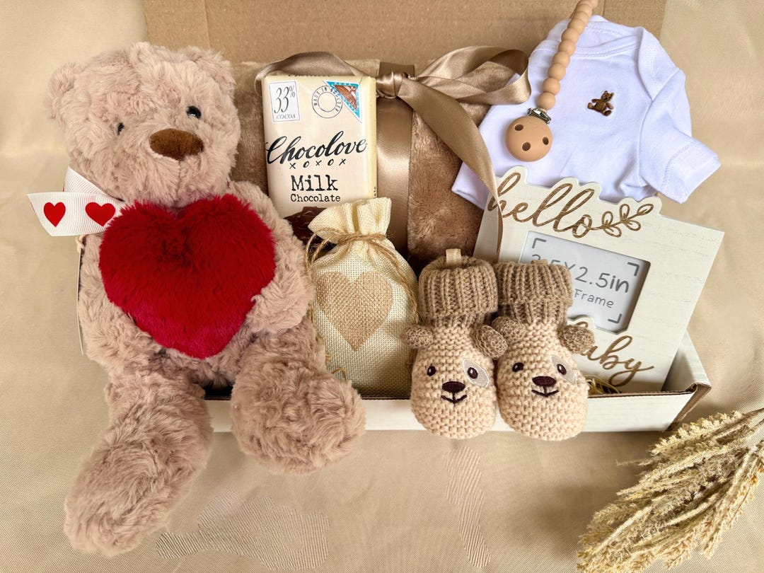 New Baby Gift Box | Newborn Gift Set With Blanket, Teddy Bear & Onesie ...