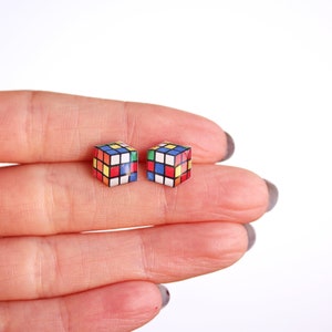 Boucles doreilles Rubiks Cube Rubiks Cube amant Cadeau Nerd Boucles doreilles Cadeau années 80 Boucles doreilles drôles Boucles doreilles enfants Boucles doreilles fille Boucles doreilles filles Boucles doreilles filles image 2