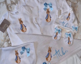 Peter Rabbit Baby - Gepersonaliseerde geboortecadeaus - Coming Home Outfit - Newborn - Babycadeaus - Babyshower - Babyoutfits - Babycadeau