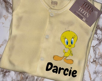 Cadeau pyjama bébé teint à la main - tenue de retour à la maison - bébé Tweetie Pie - nouveauté - Reborn - shower - nouveau cadeau pour bébé - occasions spéciales