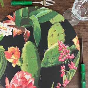 Round  Placemats - Cactus print, waterproof, spillproof, stain resistant, washable table mat