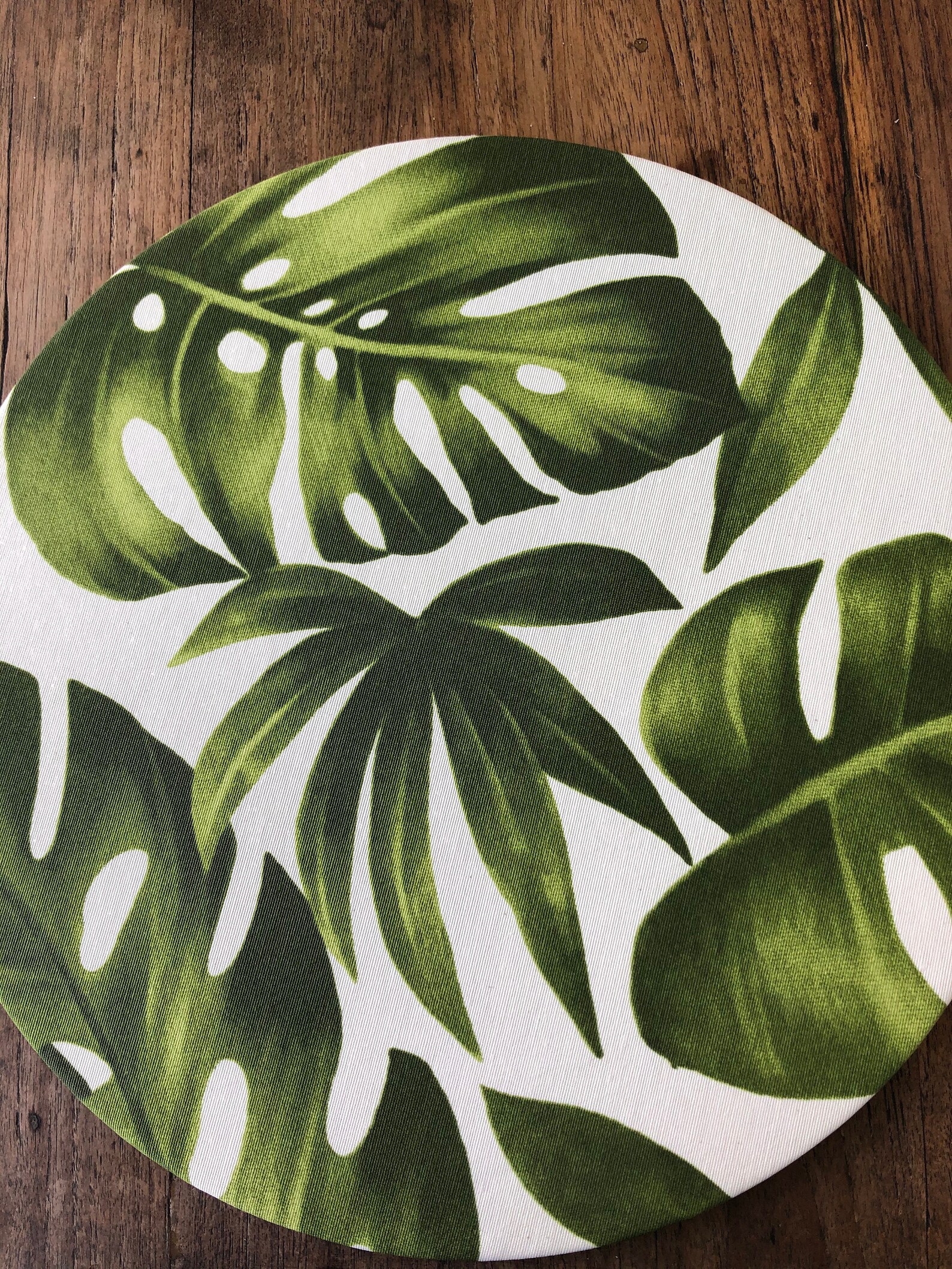 Round Green Leaf Placemats / Charger Plates Linen Placemats Etsy