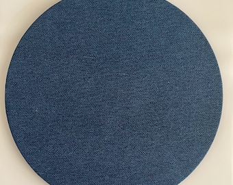 Ronde placemat in marineblauw, waterdicht en wasbaar.