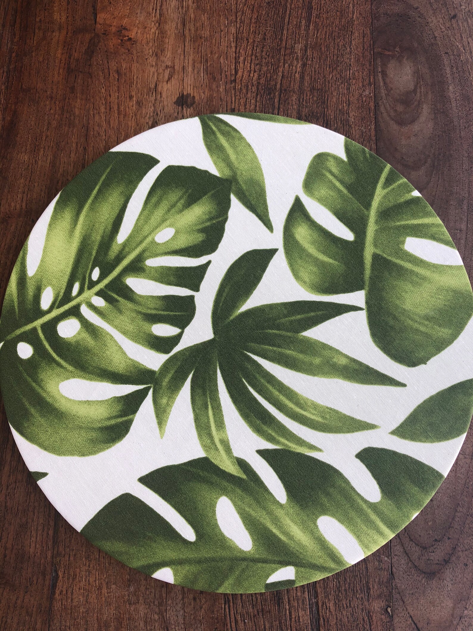 Round Green Leaf Placemats / Charger Plates Linen Placemats Etsy
