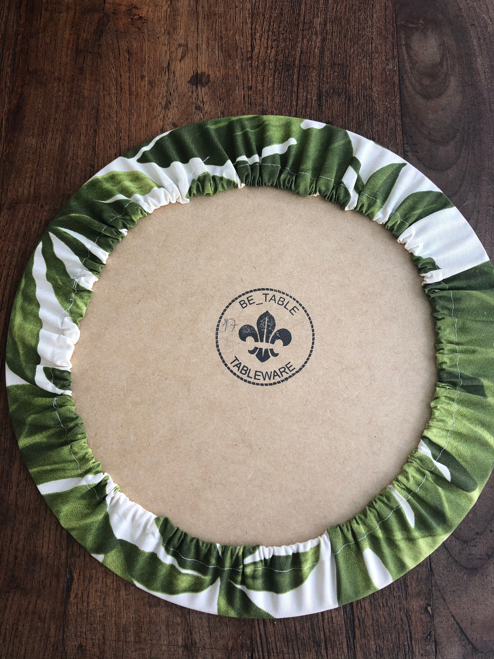 Round Green Leaf Placemats / Charger Plates Linen Placemats Etsy