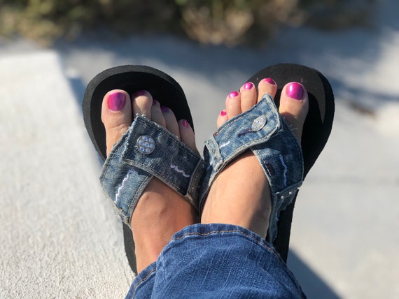 Size 5 Womens Denim Flip Flop Blue Jeans Sandals Swarovski