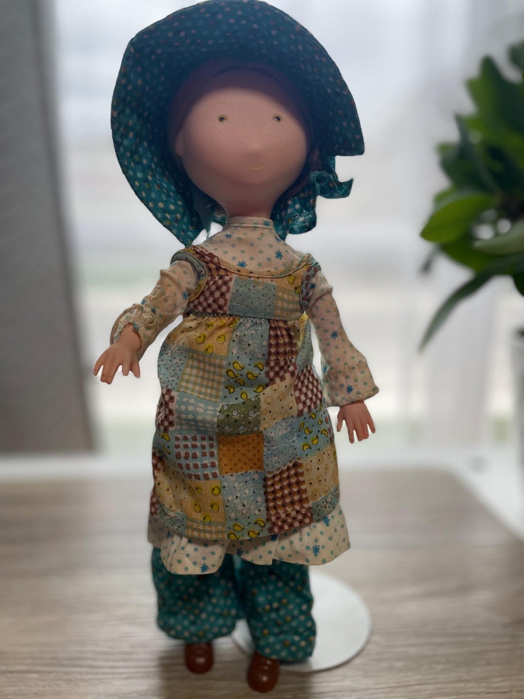 ホリーホビー ★ Holly Hobbie 人形 Vintage Holly Hobbie Doll, Patchwork Prairie Dress, Bonnet, Boots
