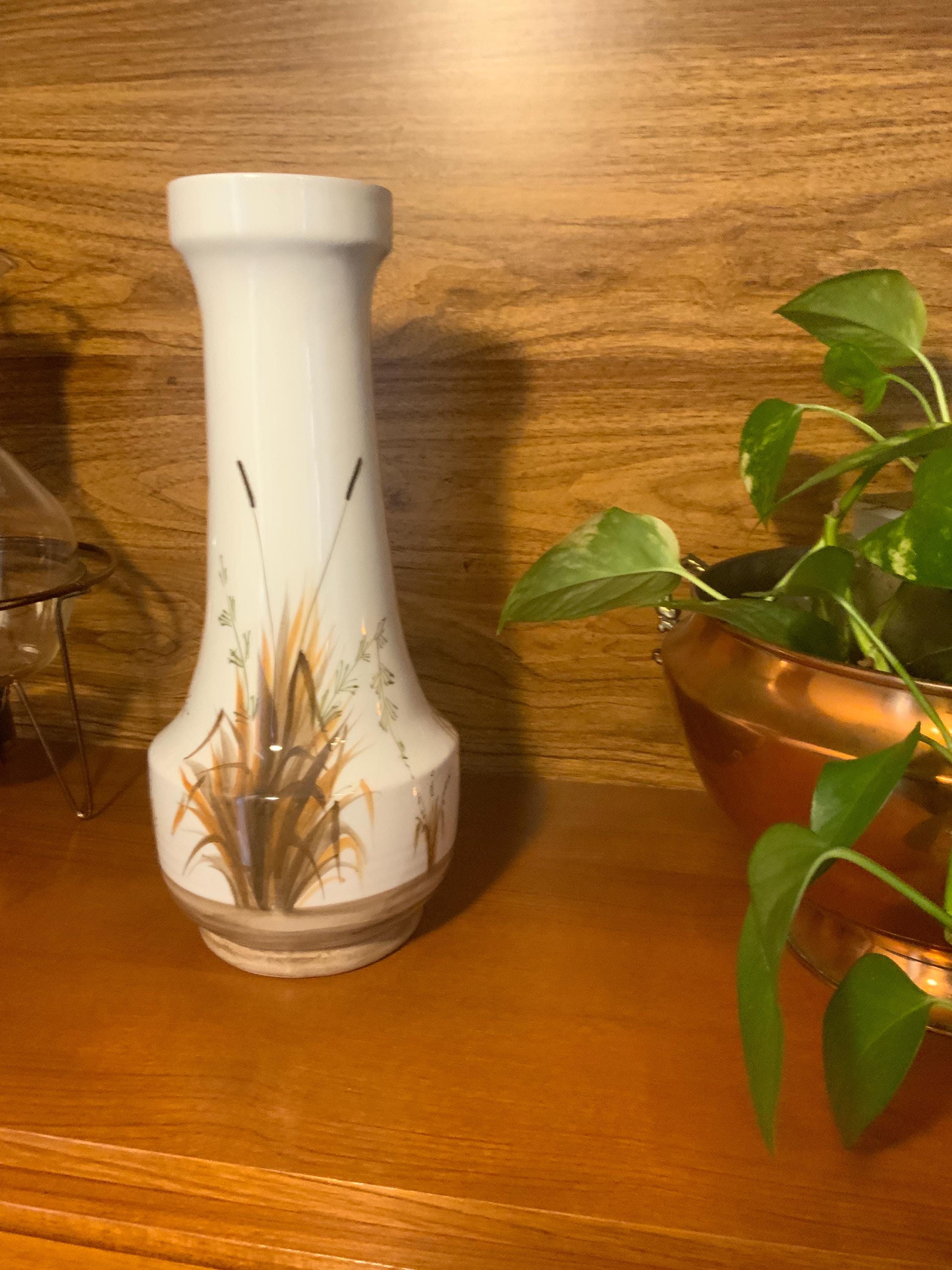 ヴィンテージ バッサーノ花瓶：イタリアの手描き陶器製リード装飾