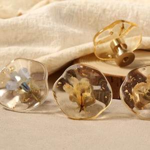 Resin blue flower drawer knobs, dried flower clear round cabinet knob, unique knob, decorative flower cupboard knob, leaf brass knob