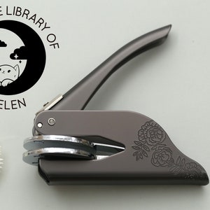 Uit de bibliotheek van embosser, aangepaste boek-embosser, aangepaste embosser-stempel, gepersonaliseerde boek-embosser-stempel