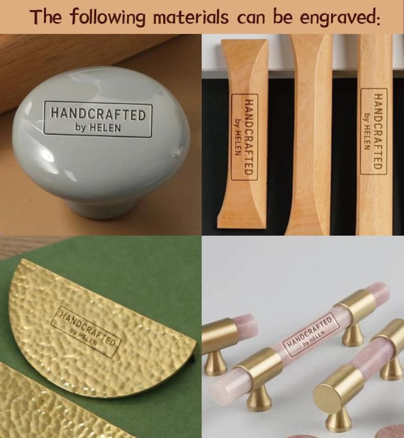 K&ouml;nnte beinhalten: Eine Collage handgefertigter Hardware-Muster. Enth&auml;lt einen grauen Keramikknauf, Holzgriffe und goldfarbene Metallgriffe mit rosa Akzenten. Jeder Artikel tr&auml;gt den Text "HANDCRAFTED by HELEN". Der Text "The following materials can be engraved:" ist ebenfalls enthalten.