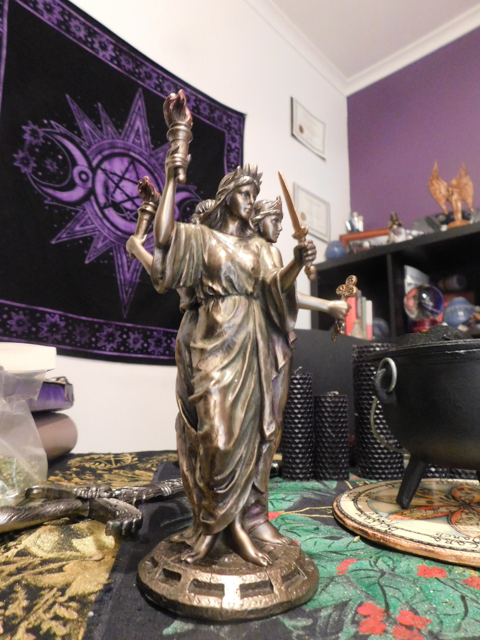 Hekate Hecate Hekate Statue Altar Gifts Veronesse Etsy