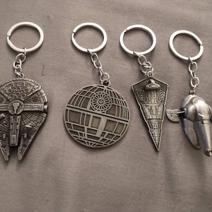 Star wars space ship set of 4 keychains metal