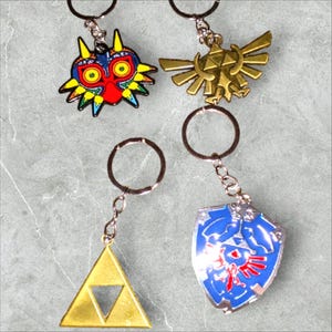 Huge metal zelda keychain lot of 4