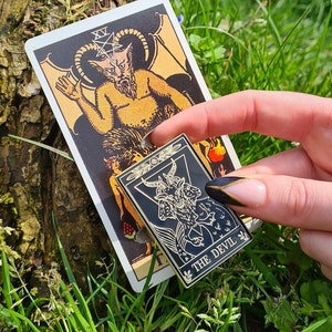 Der Teufel - Steinbock Tarot Hard Enamel Pin