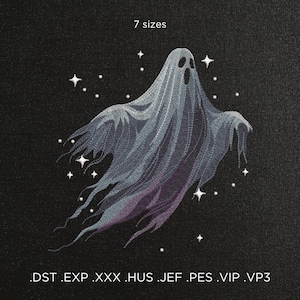 Puede incluir: Diseño bordado de un fantasma blanco con un ligero tono púrpura, flotando sobre un fondo negro con estrellas plateadas. El diseño está disponible en 7 tamaños y en los siguientes formatos: DST, EXP, XXX, HUS, JEF, PES, VIP, VP3.