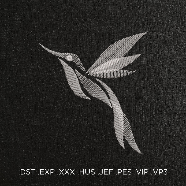 Puede incluir: Una silueta de colibr&iacute; blanca bordada sobre un fondo de tela negro. El texto '.DST .EXP .XXX .HUS .JEF .PES .VIP .VP3' est&aacute; impreso debajo del colibr&iacute;.