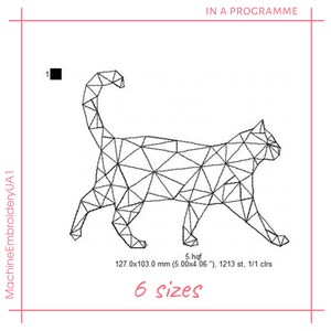 K&ouml;nnte beinhalten: Ein geometrisches Schwarzwei&szlig;-Linienkunstdesign einer Katze, die geht. Das Design ist 12,7 cm breit und 10,3 cm hoch und hat 1213 Stiche. Das Design ist in 6 Gr&ouml;&szlig;en erh&auml;ltlich.