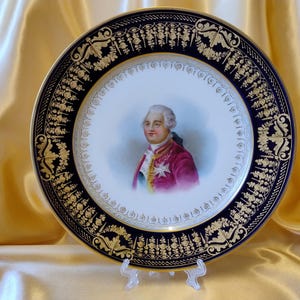 Sèvres Porcelain Plate. Louis XVI. Château des Tuileries. Sèvres, Hauts-de-Seine, France
