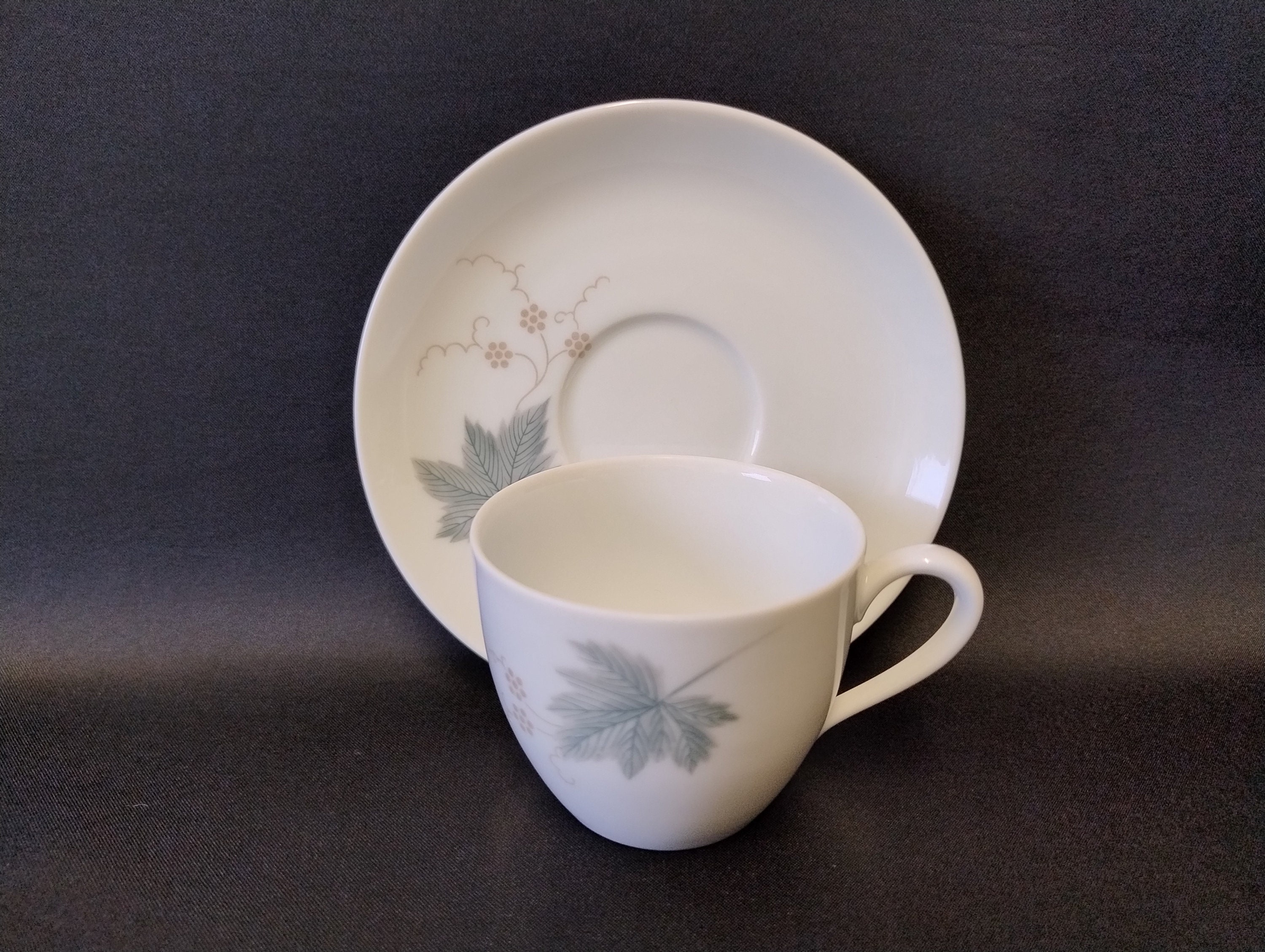 Noritake Wild Ivy 6 Demitasse Coffee Cups & Saucers. Nagoya