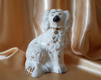 Beswick King Charles Spaniel Figurine. Longton, Stoke-on-Trent, Staffordshire, England.