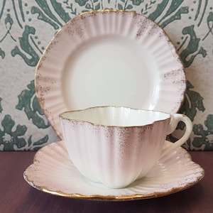 Antique Pink Trio. Teacup, Saucer & Side Plate. Pattern 1632.