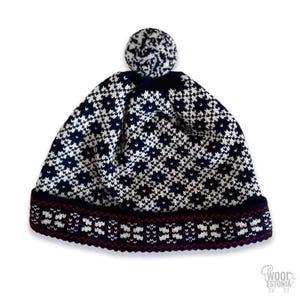 Woolen winter hat, woolen hat with traditional KIhnu pattern, fleece lined hat with pompom