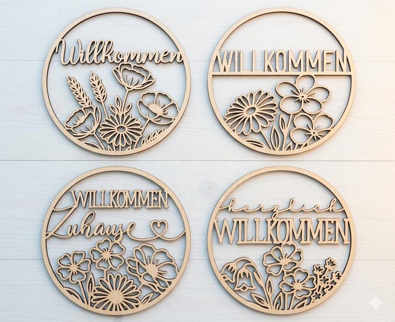 Pu&ograve; includere: Un set di tre tazze in ceramica con finitura opaca e macchiettata. Le tazze sono nei toni del crema, grigio chiaro e grigio scuro. Ogni tazza ha un design semplice e minimalista e un manico arrotondato.