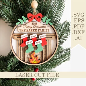 SVG Famiglia Ornamento di Natale Camino con Calze 2-12 nomi File tagliato al laser, Decorazioni per calze personalizzate con nome di famiglia, Digitale