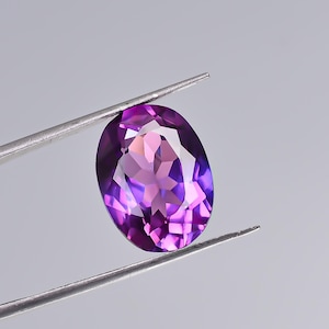 Purple Pink Sapphire Gemstone: 8 Ct Oval Cut, 14X10X7 MM