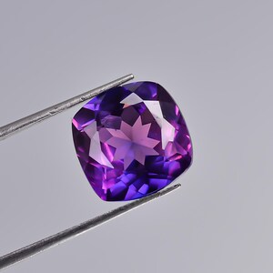 Purple Pink Sapphire Gemstone: 6.5 Ct Cushion Cut, 11X11X6 mm