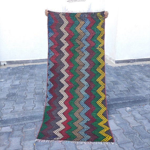 Vintage Turkish Kilim Rug: Colorful Zigzag Wool Entryway Rug (2.69