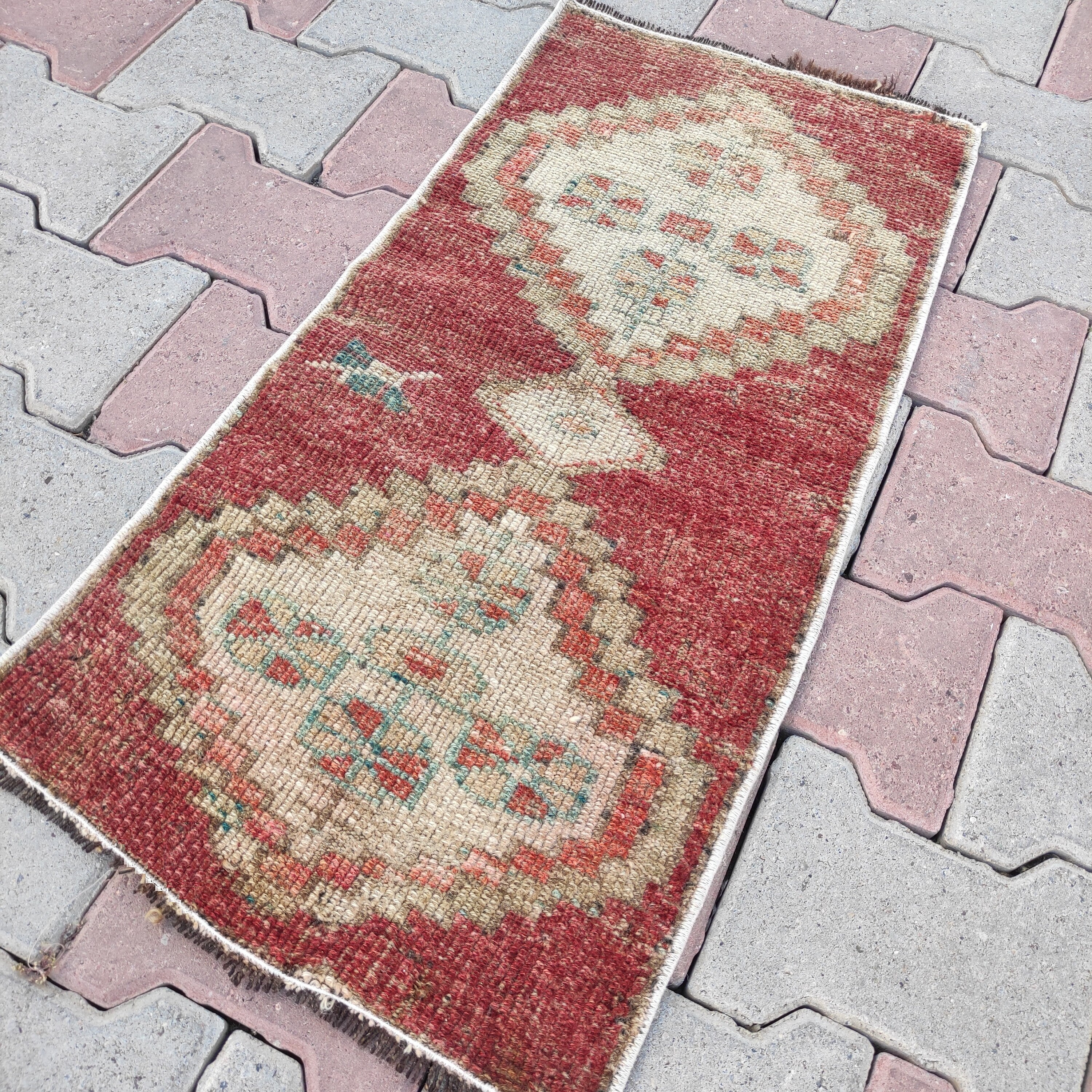 1’5''x3’4'' handmade Turkish rug green and beige Vintage Door Mat faded floor rug,welcome rug,bathroom rug Salmon Small kirsehir rug