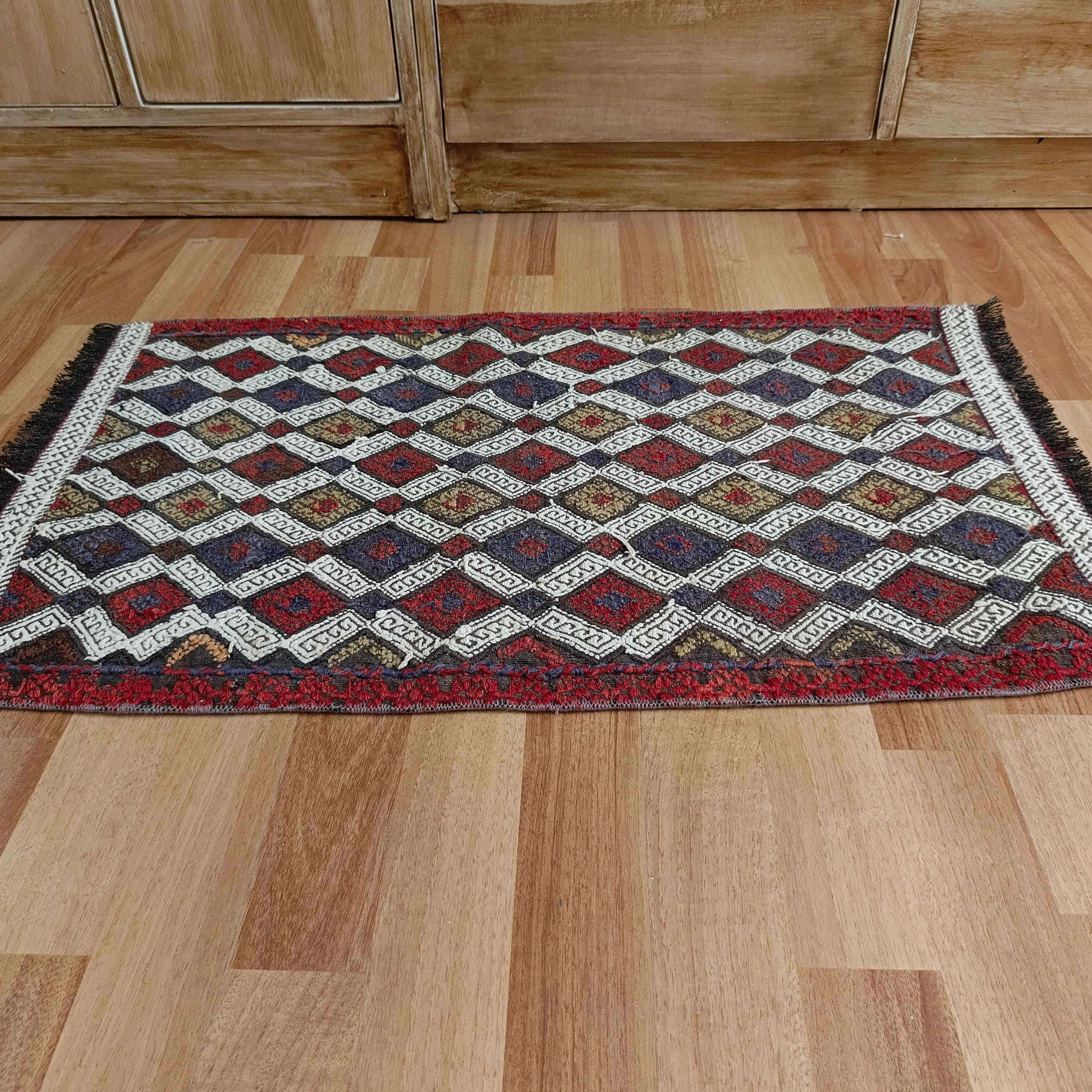Vintage Turkish Mini Kilim Rug: Colorful Bohemian Decor, 1.54 X