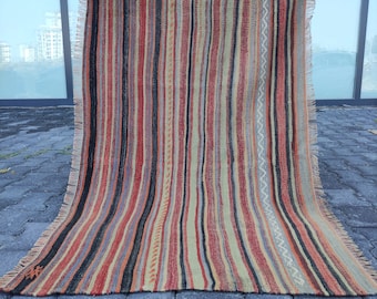 ヴィンテージキリムラグ：2.91 x 5.15 カラフルな刺繍入りトルコウール