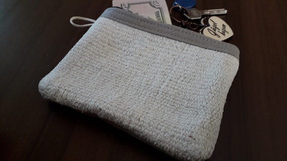 Vintage Kilim Coin Bag: Handwoven Wool Turkish Pouch (5.2''x6.8'')