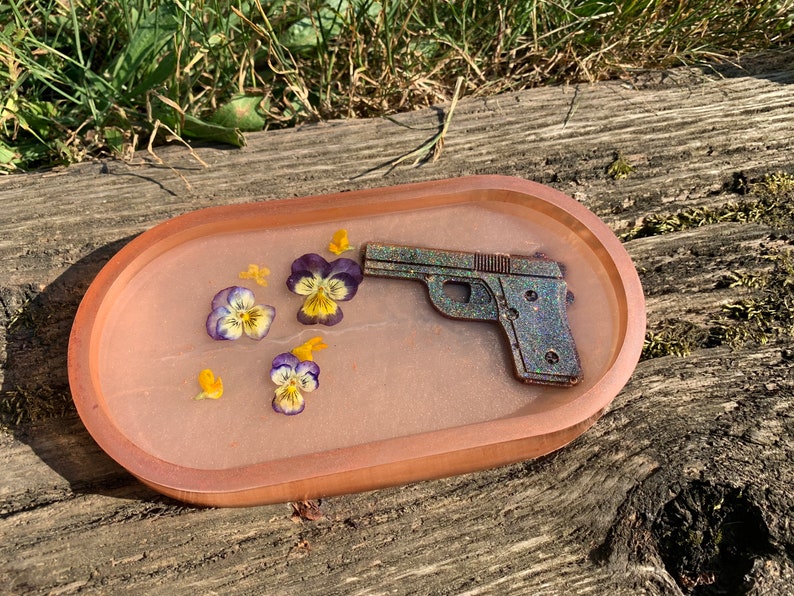 Resin Gun With Flowers resin decoration